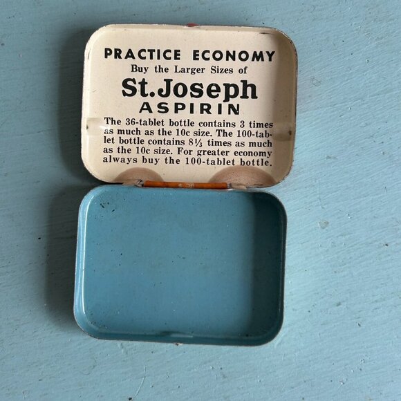 Vintage St Joseph empty Aspirin Tin in Very Good condition 2in x 1 1\4 - Picture 4 of 7